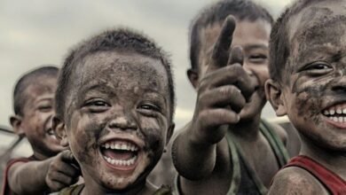 "ہنسی نئے چہرے اگاتی ہے”  / سنیہ زہرہ