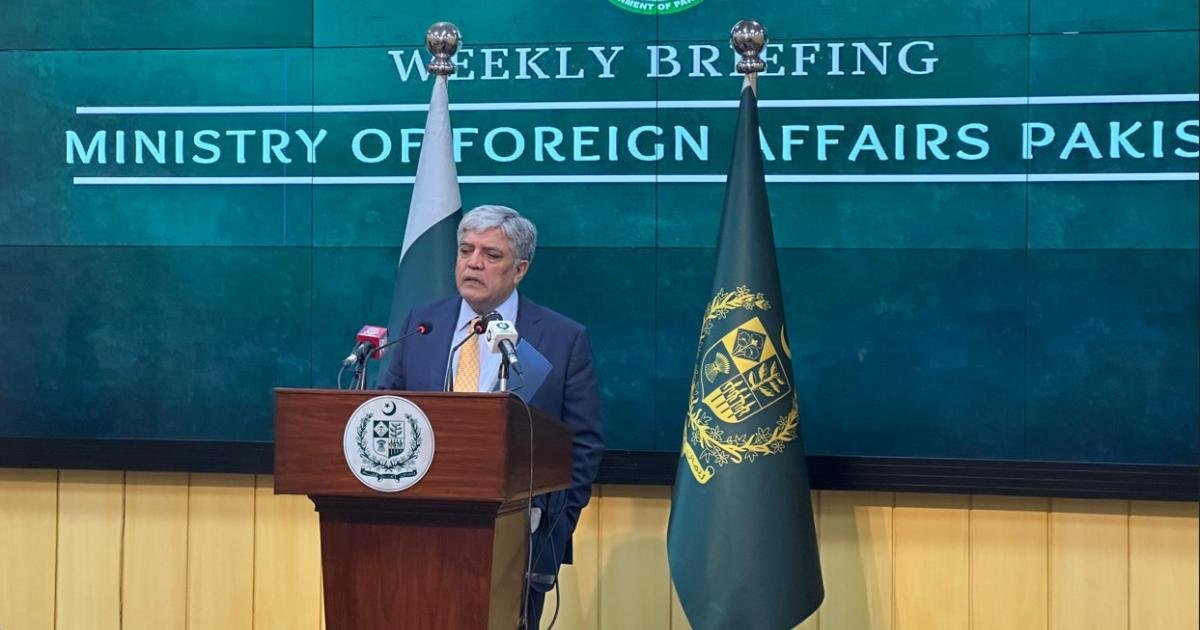 انڈیا اپنے عوام کو  گمراہ کرنے کے بجائے فوجی نقصانات تسلیم کرے: پاکستان