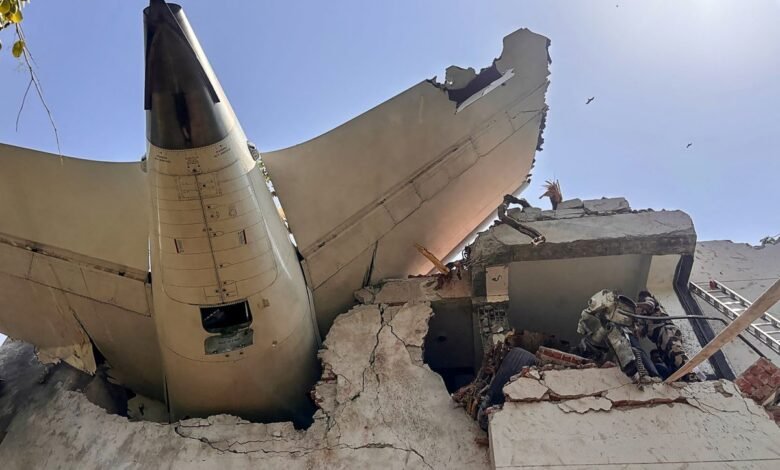 ایئر انڈیا حادثہ: متاثرین کا بلیک باکس ڈیٹا منظر عام پر لانے کا مطالبہ/ اردو ورثہ