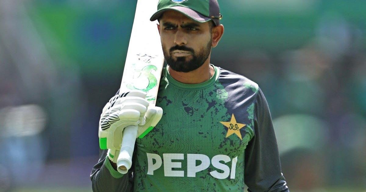 بابر اعظم ٹی 20 میں واپسی کے لیے سٹرائیک ریٹ میں بہتری لائیں: ہیڈ کوچ