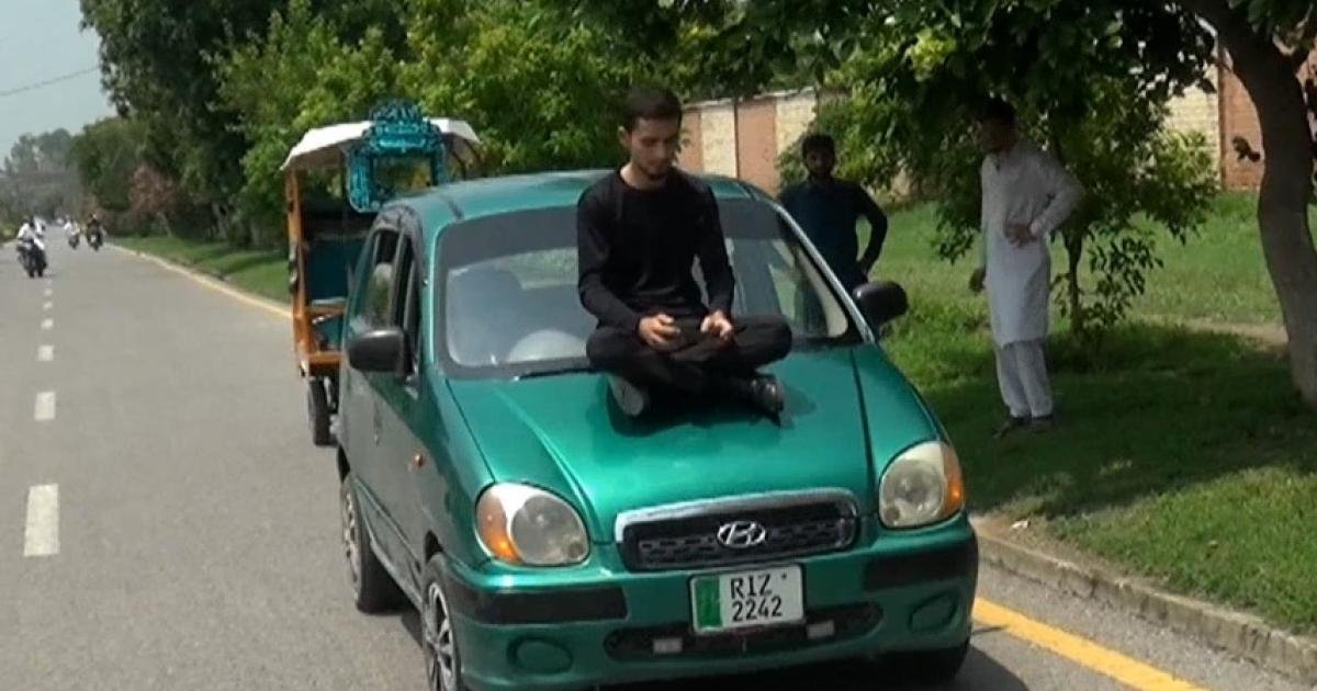 موبائل ایپ سے گاڑی چلانے والے ایبٹ آباد کے سبحان