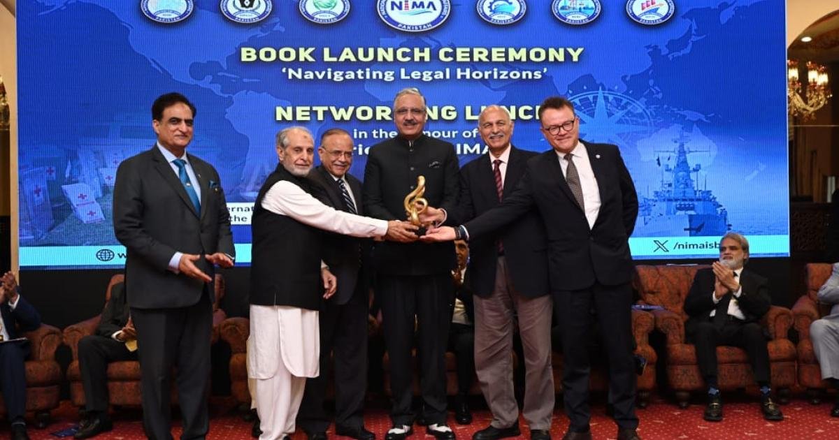 اسلام آباد: سمندری قانون اور جنگ و امن کے ضابطوں پر مبنی کتاب جاری