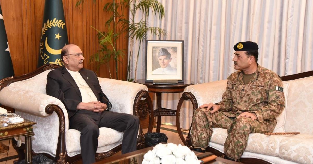 افغان حکومت کے ’جارحانہ اقدامات‘ کا مؤثر جواب دیا، فیلڈ مارشل کی صدر زرداری سے ملاقات