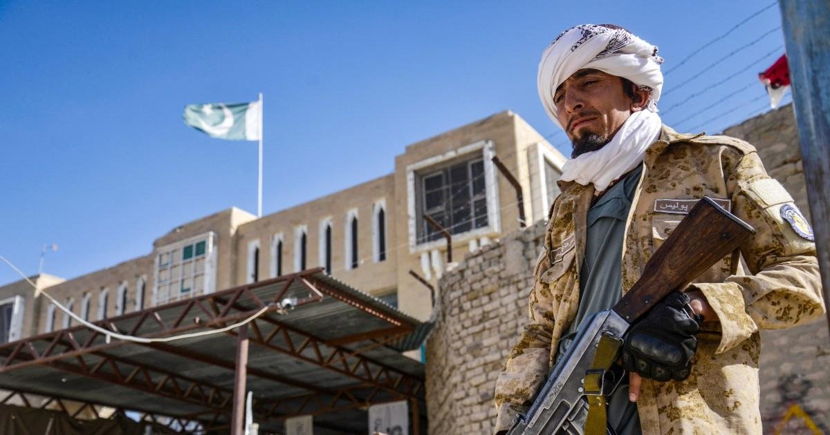 افغان طالبان کی ’بہانے بازی‘، استنبول مذاکرات قابلِ عمل حل تک نہ پہنچ سکے: عطا تارڑ