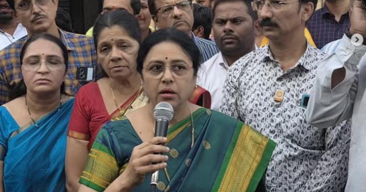 انڈین رکن پارلیمان نے نماز کی جگہ کو گائے کے گوبر، پیشاب سے ’پاک‘ کر ڈالا