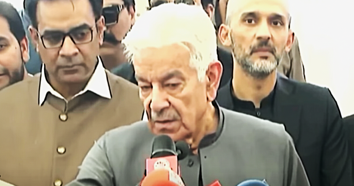 مذاکرات سے معاملات حل نہ ہوئے تو افغانستان سے کھلی جنگ ہے: خواجہ آصف