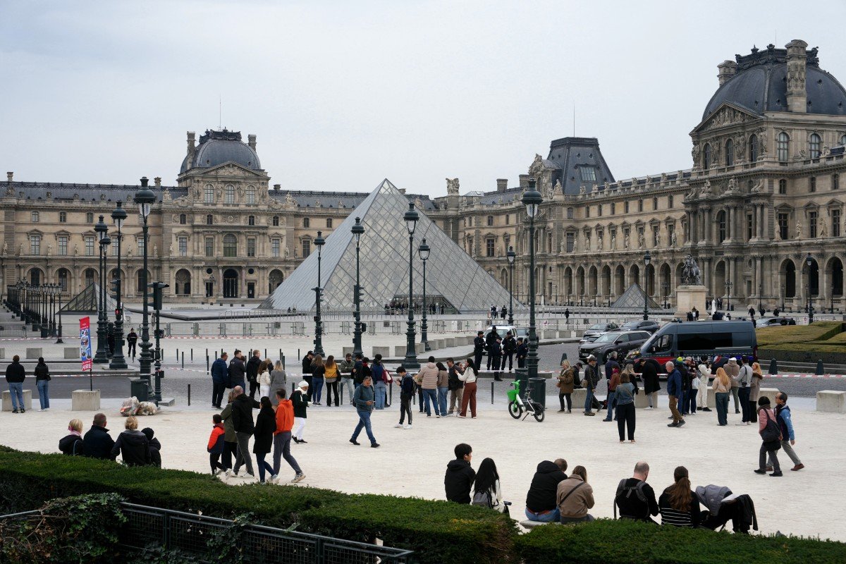 france museum louvre.jpg
