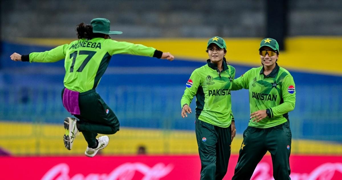 ویمنز ورلڈ کپ: پاکستان کی انگلینڈ کے خلاف شاندار بولنگ مگر میچ بارش کی نذر