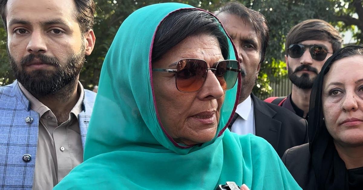 پیغام آتا ہے کہ خاموش رہیں نہیں تو گرفتار کر لیں گے: بہن عمران خان