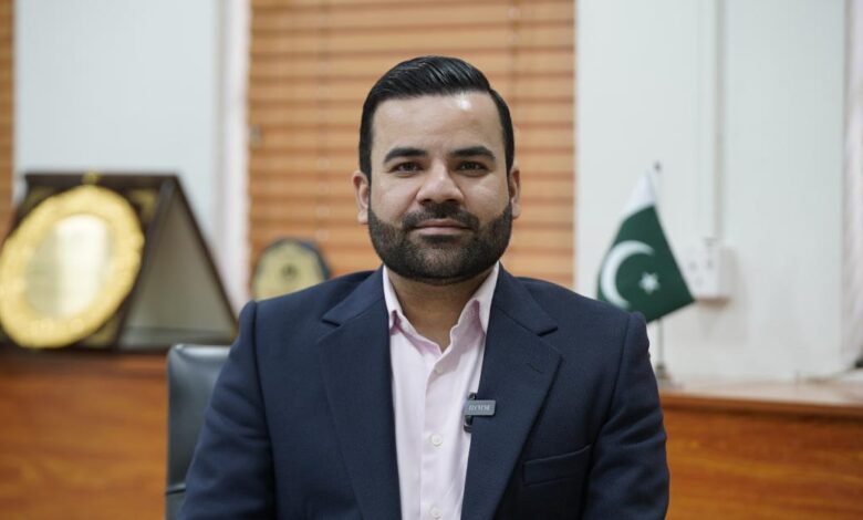 آرمی چیف کی پانچ سالہ مدت پر نئے نوٹیفیکیشن کی ضرورت نہیں: حکومت/ اردو ورثہ