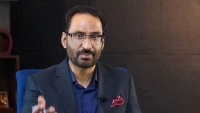 ’غلطی ہوئی ہو تو معذرت‘: جاوید چوہدری کی ایکسپریس نیوز سے 18 سالہ رفاقت ختم/ اردو ورثہ