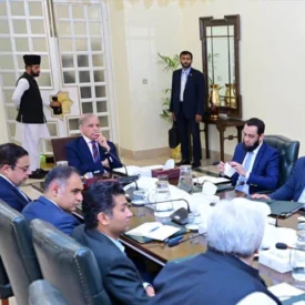 کم آمدنی والے طبقے پر ٹیکس کا بوجھ کم کرنا اولین ترجیح، وزیراعظم شہباز کا اعلان کم آمدنی والے طبقے پر ٹیکس کا بوجھ کم کرنا اولین ترجیح، وزیراعظم شہباز کا اعلان