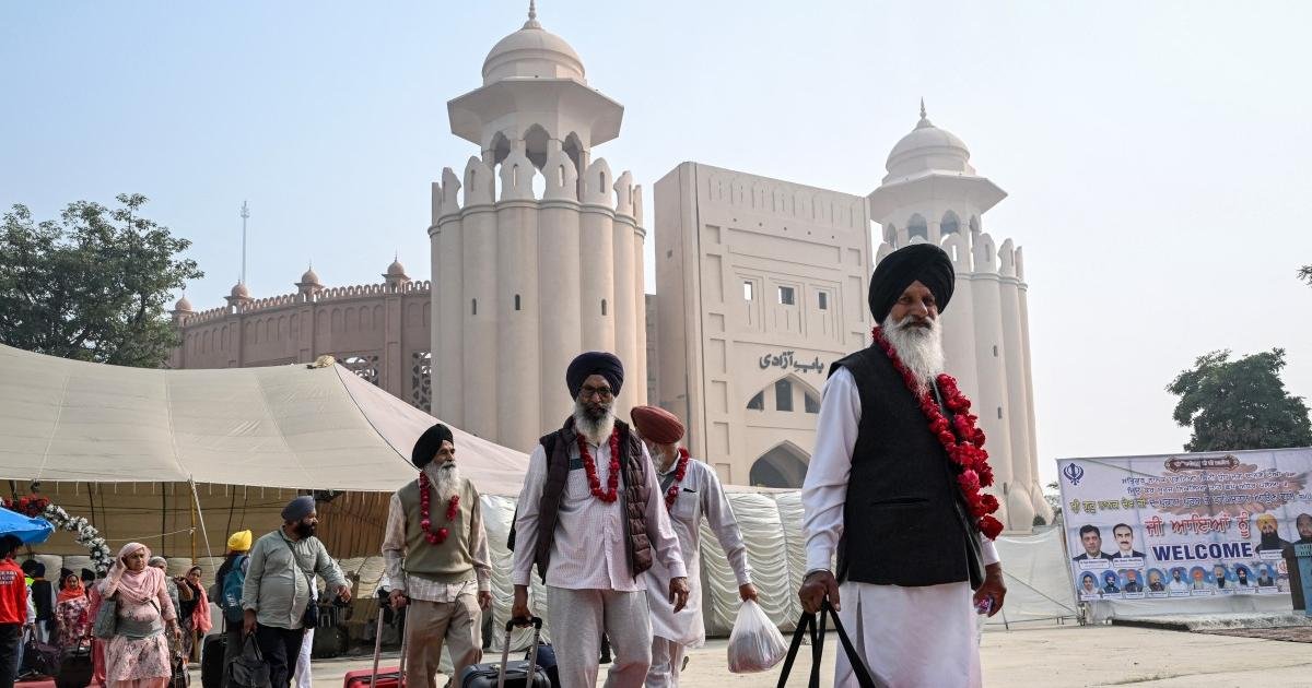 ہندو برادری کے افراد کو داخلے سے روکنے کے الزام مسترد: پاکستان